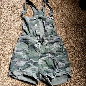 Camo overall shorts
